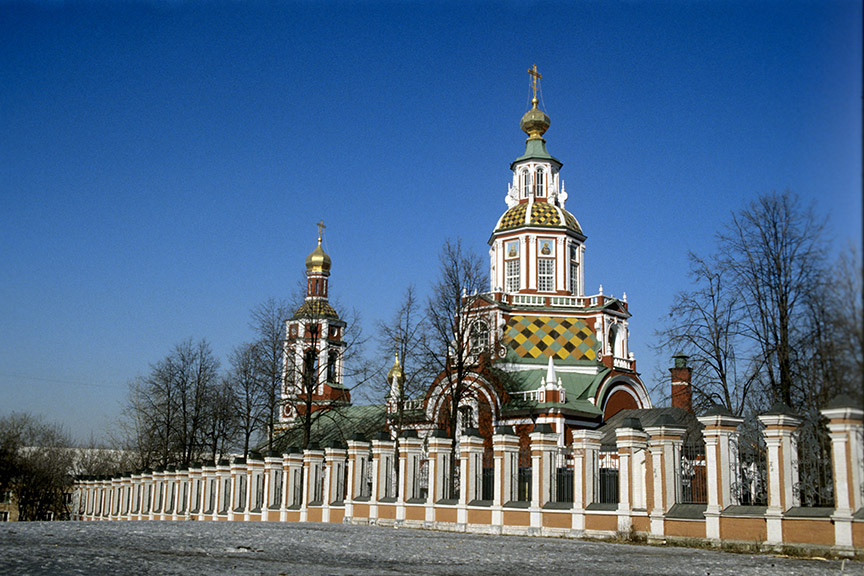 Церковь ивана. Москва Церковь Иоакима и Анны на Якиманке. Церковь Ивана воина Севастополь. Часовня Иоанна воина, Казань. Церковь Ивана Грязева.