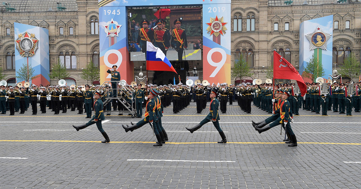 Фото парадов победы разных лет