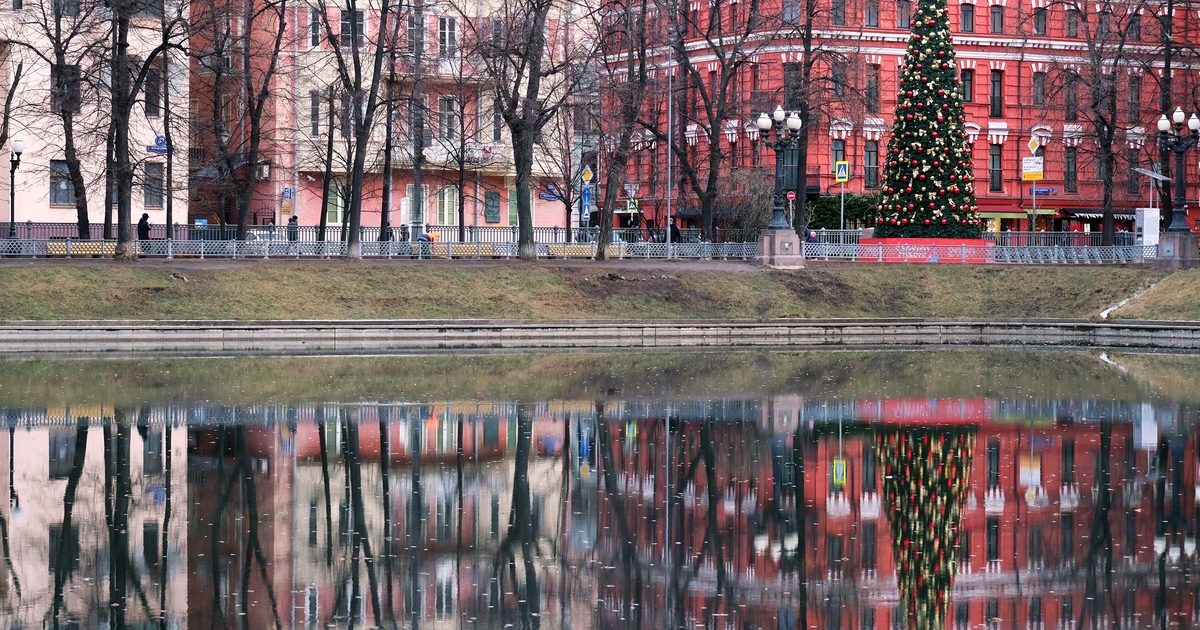 Патриаршие пруды в москве зимой