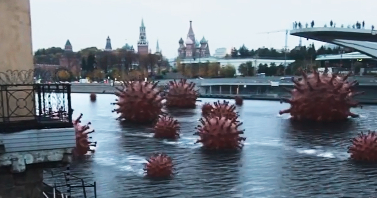 The network showed the “second wave of coronavirus” in the Moscow River