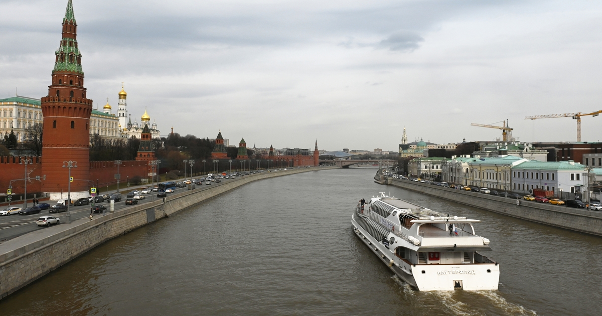 Мост напротив Кремля