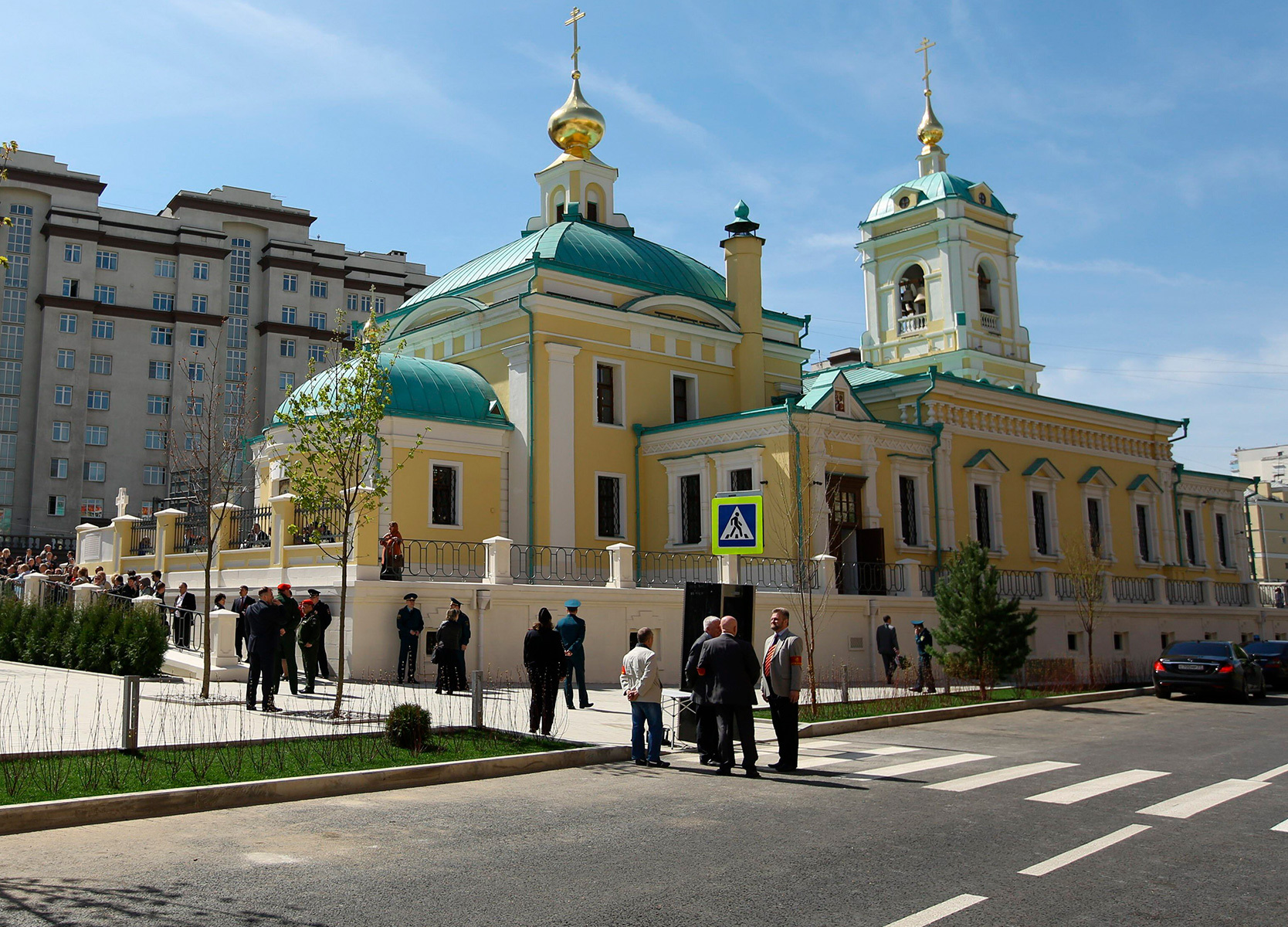 Владивосток храм на центральной площади