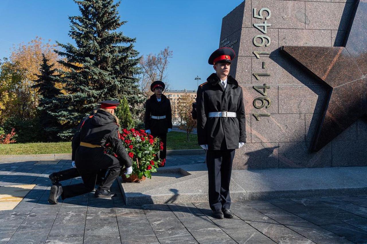 В Москве открыли памятник бойцам народного ополчения
