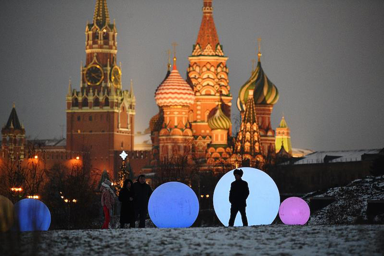 Уличное освещение в Москве перевели на зимний режим работы