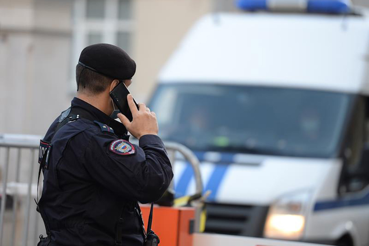 Москвичи вызвали полицию из-за тренирующихся во дворе подростков