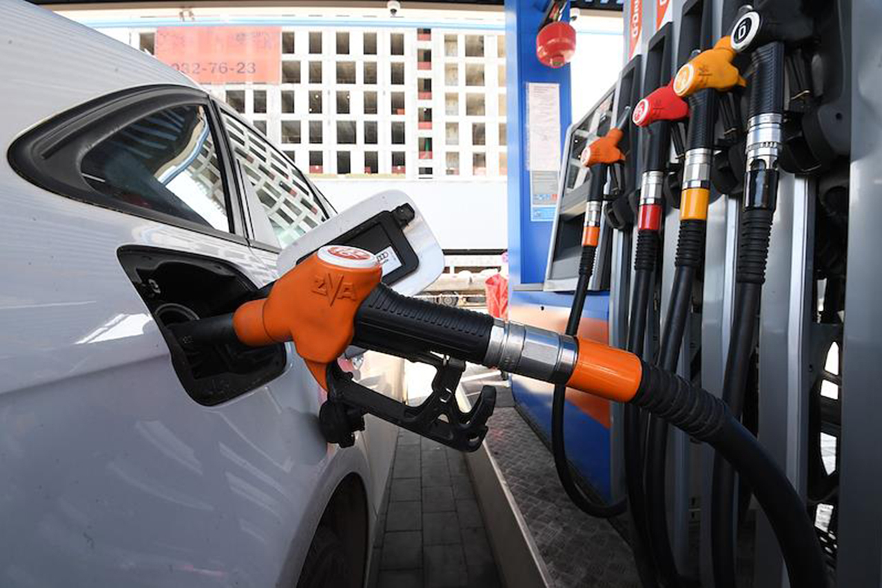 Цены на бензин выросли в Москве на 13 копеек