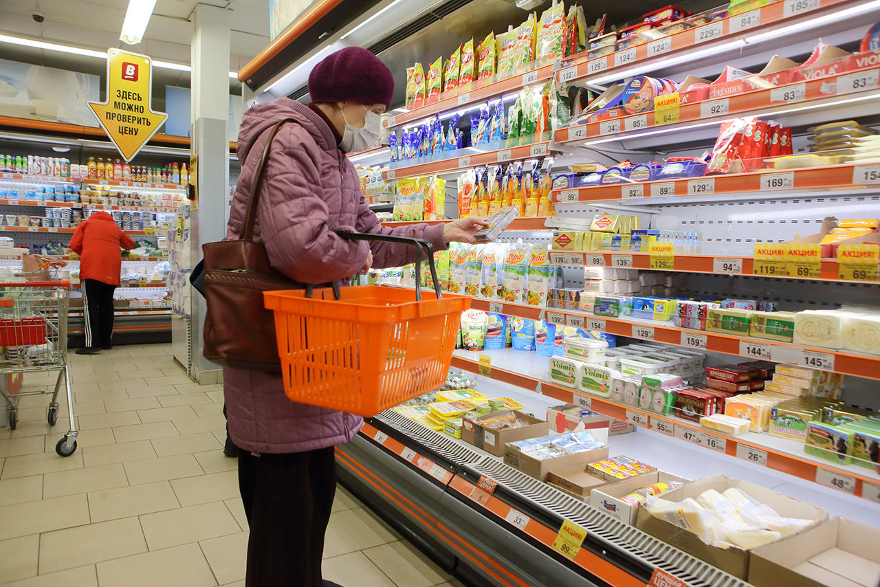 Россияне вспомнили цены на продукты и зарплаты 2009 года