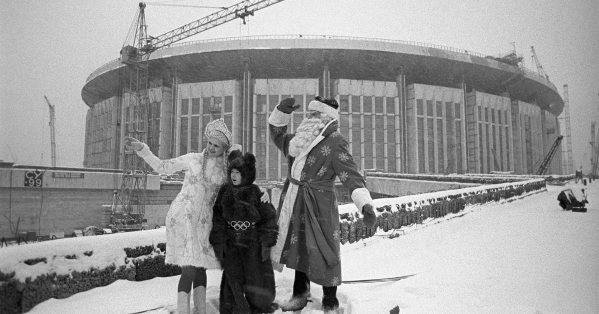 Новогоднее фото с олимпийским Мишкой 1979 года навеяло на россиян ...