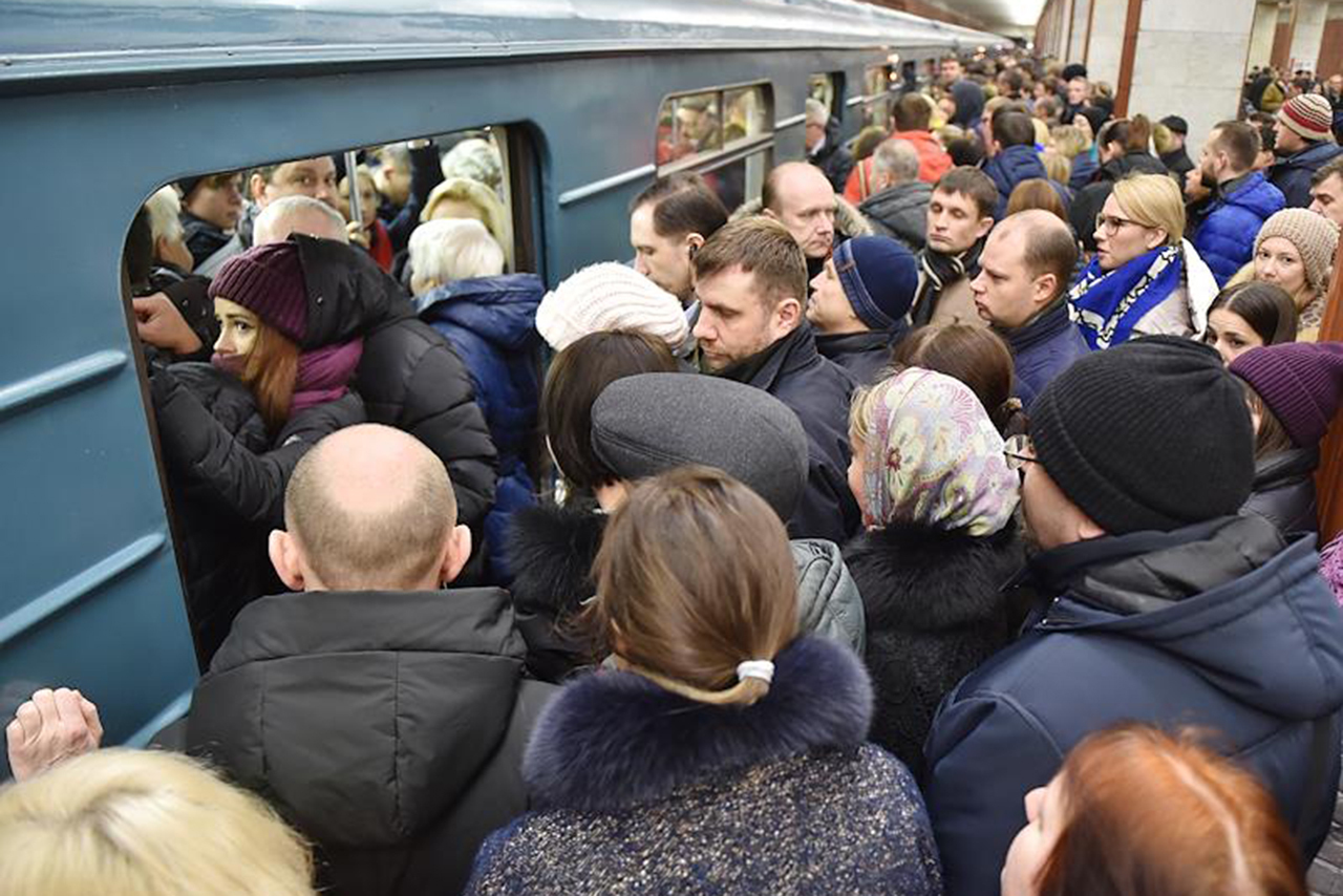 Россиян возмутила британская карикатура на московское метро