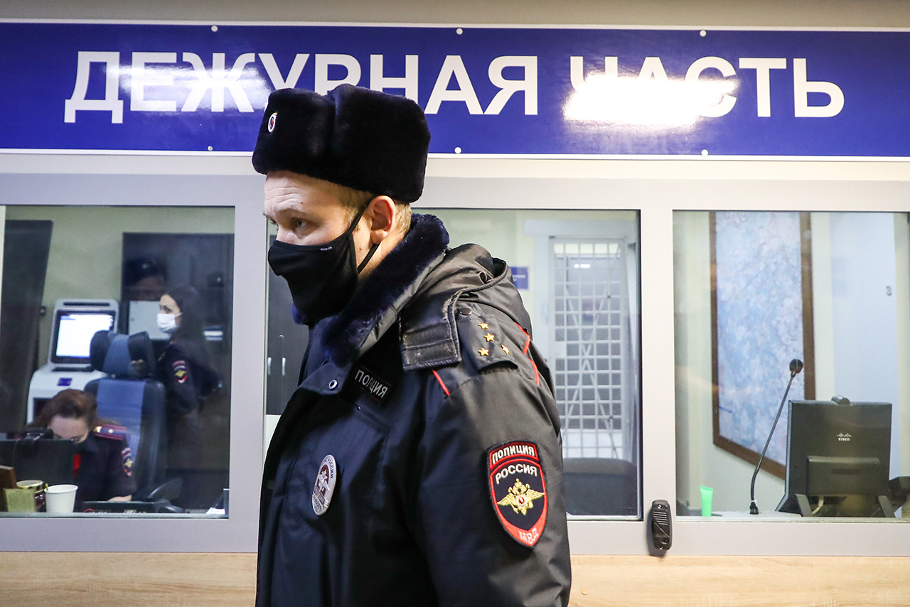 Снявшейся в полуголом виде возле мечети в Москве блогерше пригрозили штрафом