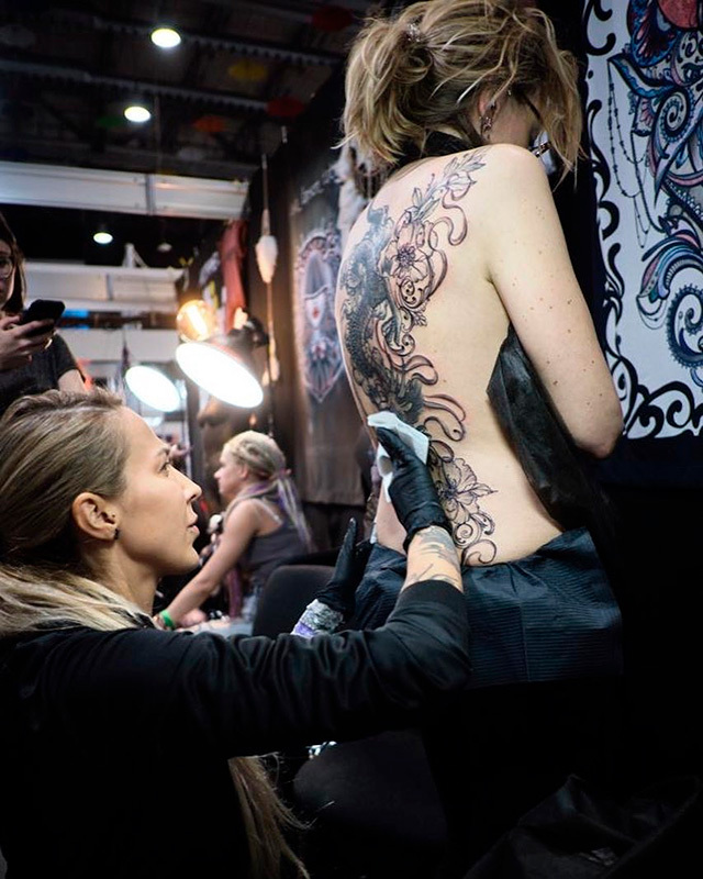Самые странные тренды на тату: психолог объяснила, что кроется за желанием набить картинку