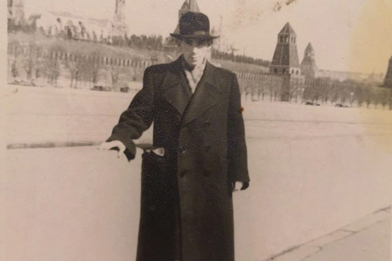 Москвич в пальто времен СССР восхитил россиян