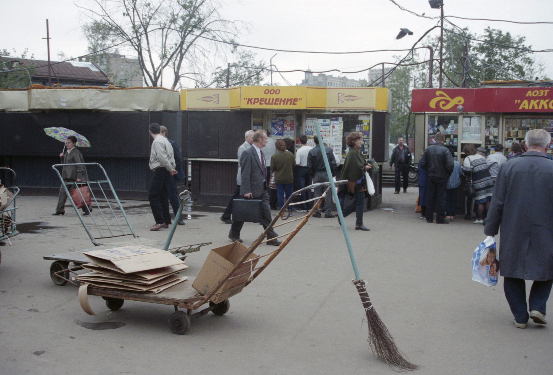 Россияне объяснили появление уличных ларьков в 1990-е годы