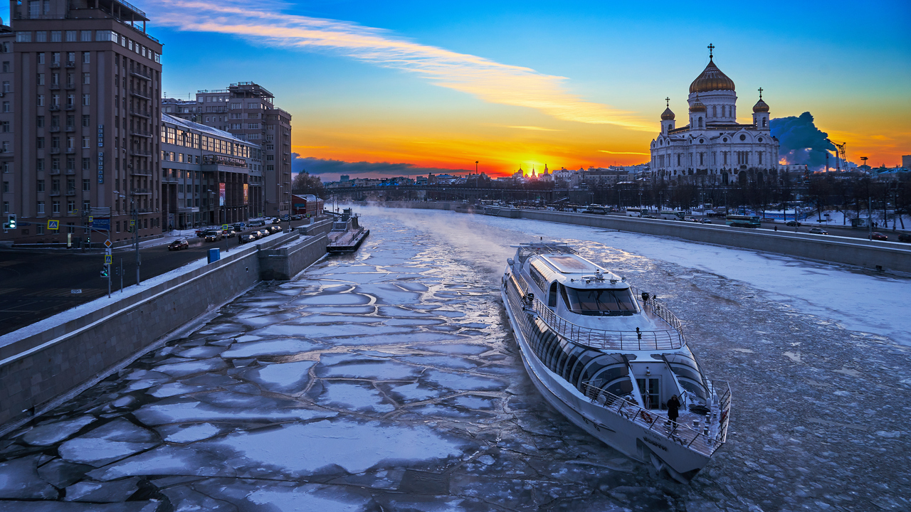 Московский холодно. Холодная Москва. Холодно в Москве. Красивая холодная Москва. Почему холодная Москва.