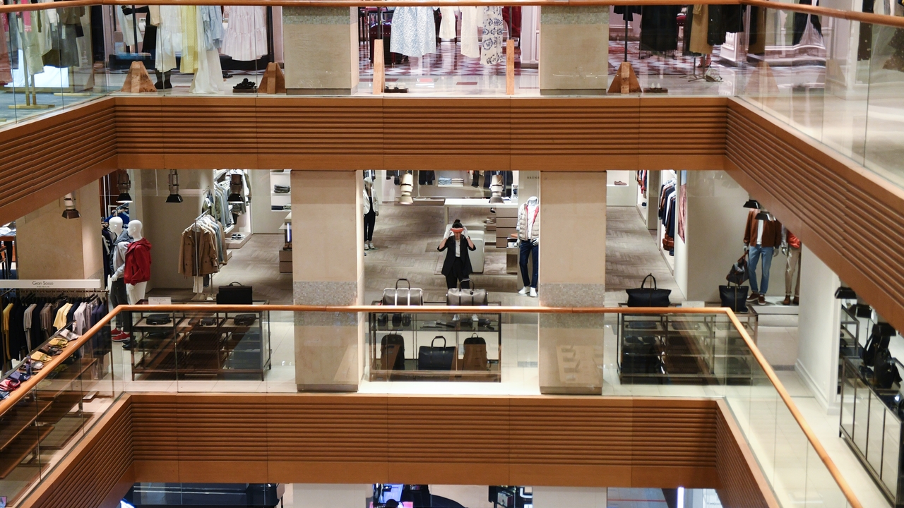 Стало известно о работе ЦУМа после ухода западных брендов - Мослента