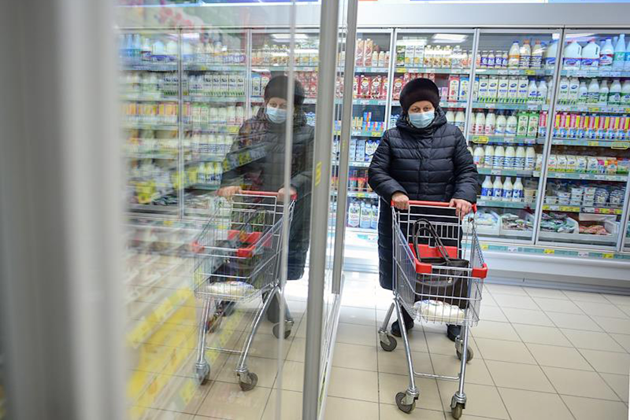 Финансисты спрогнозировали сроки снижения цен на товары в России