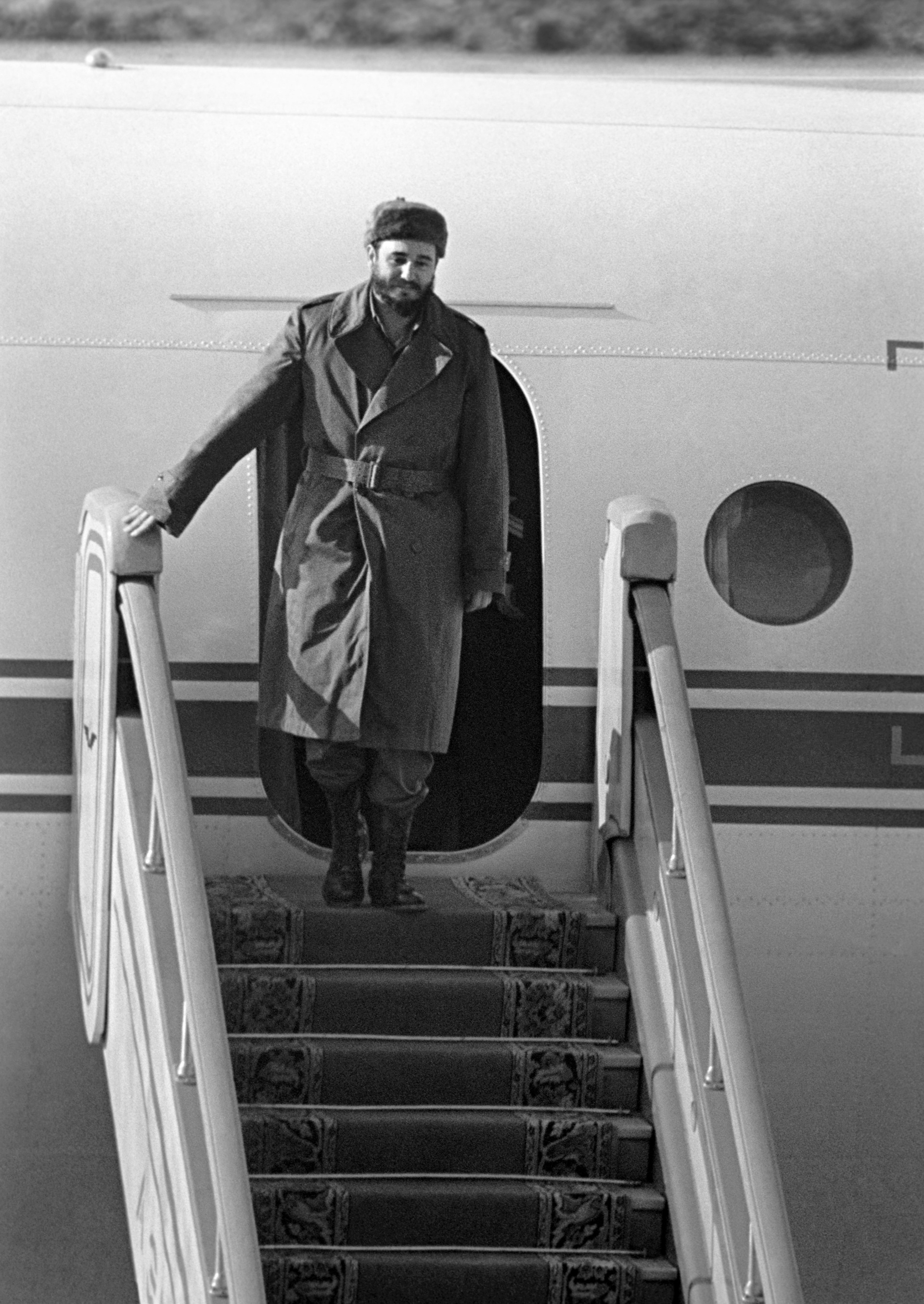 Фидель Кастро во время церемонии встречи в аэропорту Шереметьево