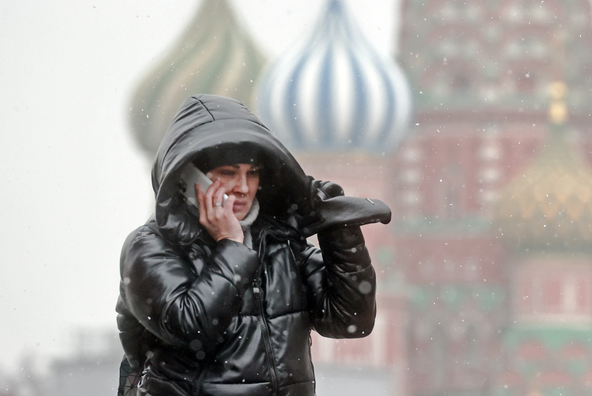 МЧС опубликовало экстренное предупреждение из-за ветра в Москве