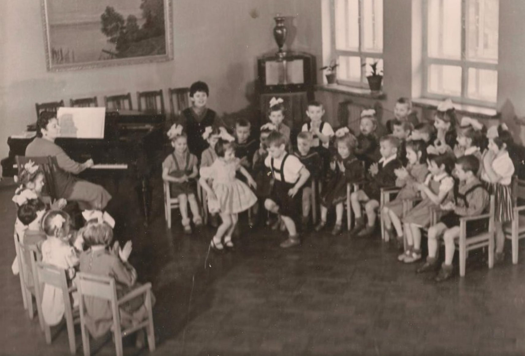 Занятие в детском саду при МЭЛЗ, 1959 год