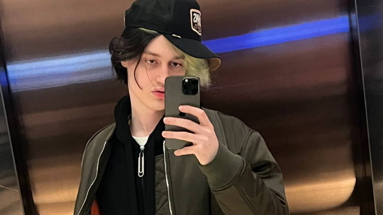 Популярные блоггеры тт. Фоточка известного блоггера из тт. Аня покров тиктокер. Макс трейси. Блоггер тт.