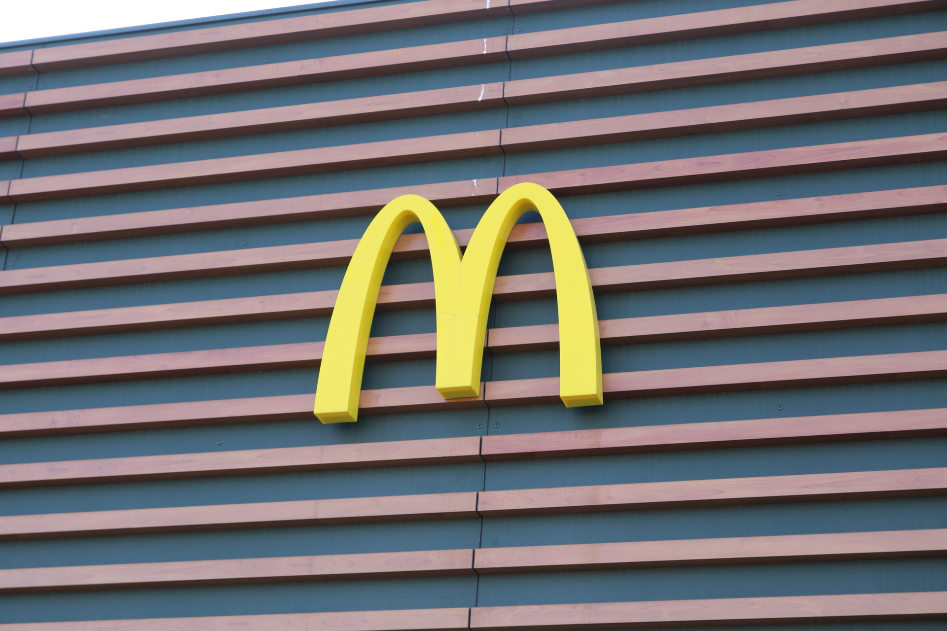 Собянин пообещал москвичам привычное меню в «Макдоналдсе»