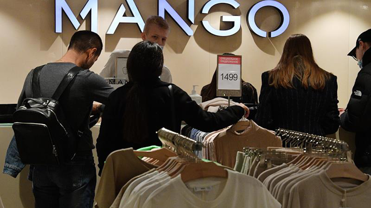 Бренд <b>Mango</b> объявил об окончательном уходе из России.