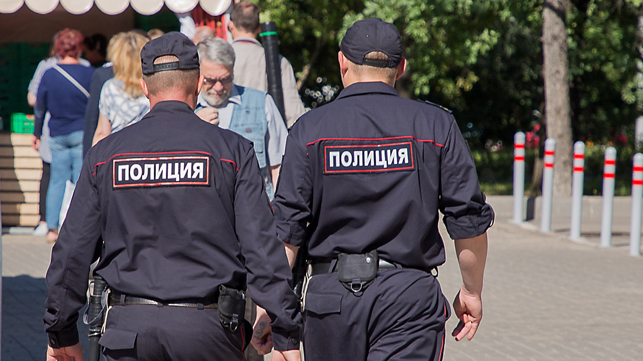 Мигранты в москве происшествие. Полиция Москвы. Мигранты и полиция. Полиция фото. Московская полиция.