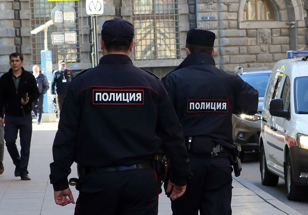 У мужчины вырвали борсетку с миллионом рублей в Москве