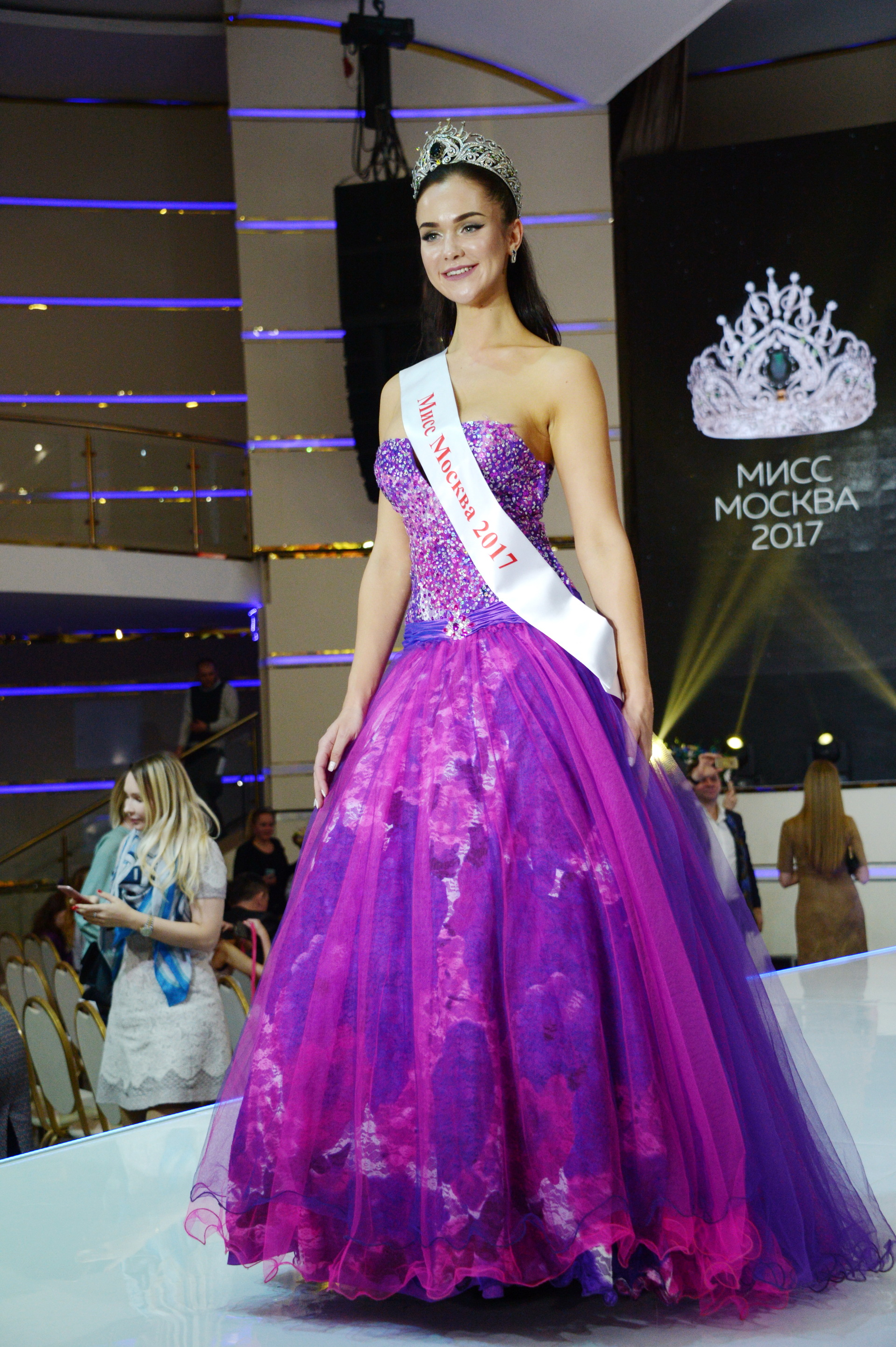 Мисс москва 2010. Вообще то это мисс москва. Мисс москва 2014 победительница. Мисс москва вднх. Миссис москва.