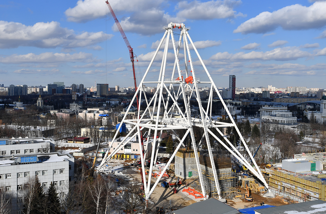 Строительство колеса обозрения «Солнце Москвы», 2022 год