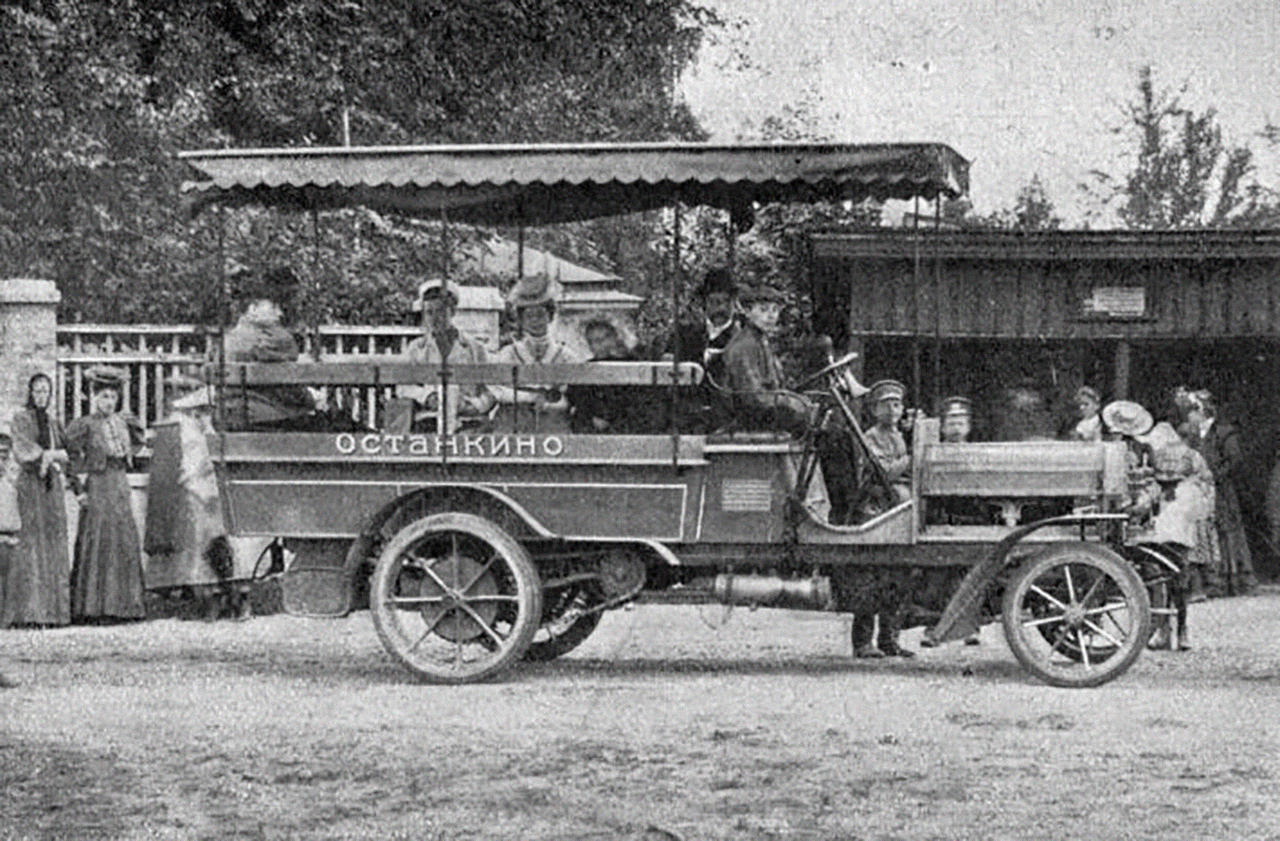 «Даймлер» образца 1905 года. Производитель Daimler-Marienfelde AG (Германия)