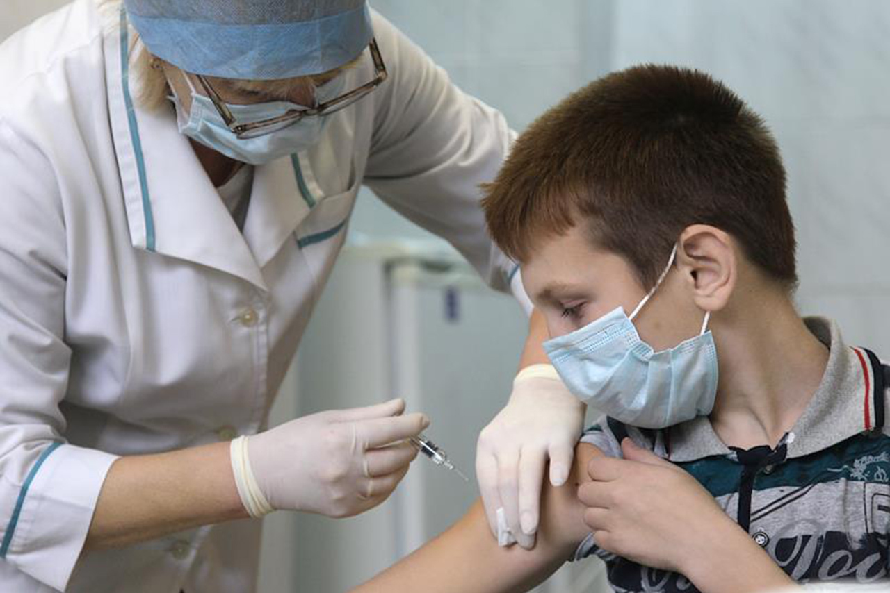 Главный педиатр Москвы развеял мифы о детских прививках