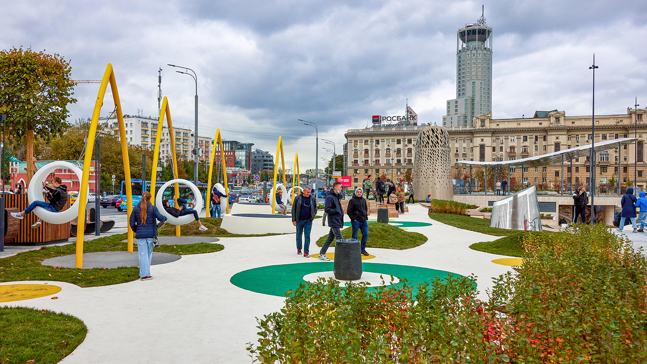 Павелецкий парк москва фото. Павелецкая Плаза ландшафтный парк. Парк на Павелецкой площади. Ландшафтный парк Павелецкий вокзал. Ландшафтный парк на Павелецкой площади, Москва.