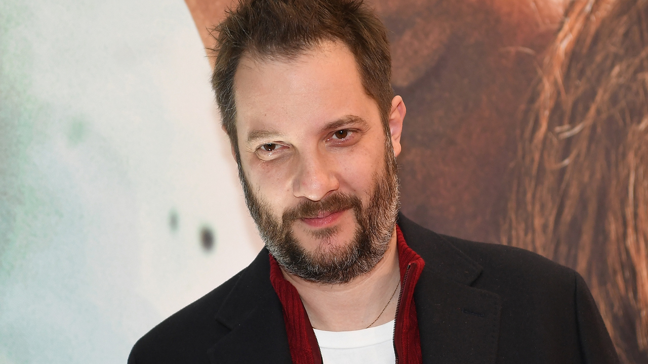 Известный писатель высказался об уехавших из России гражданах - Мослента