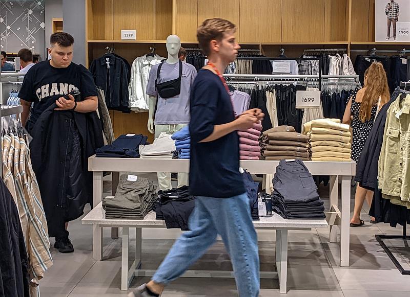 Стало известно о закрытии четырех магазинов H&M в Москве 