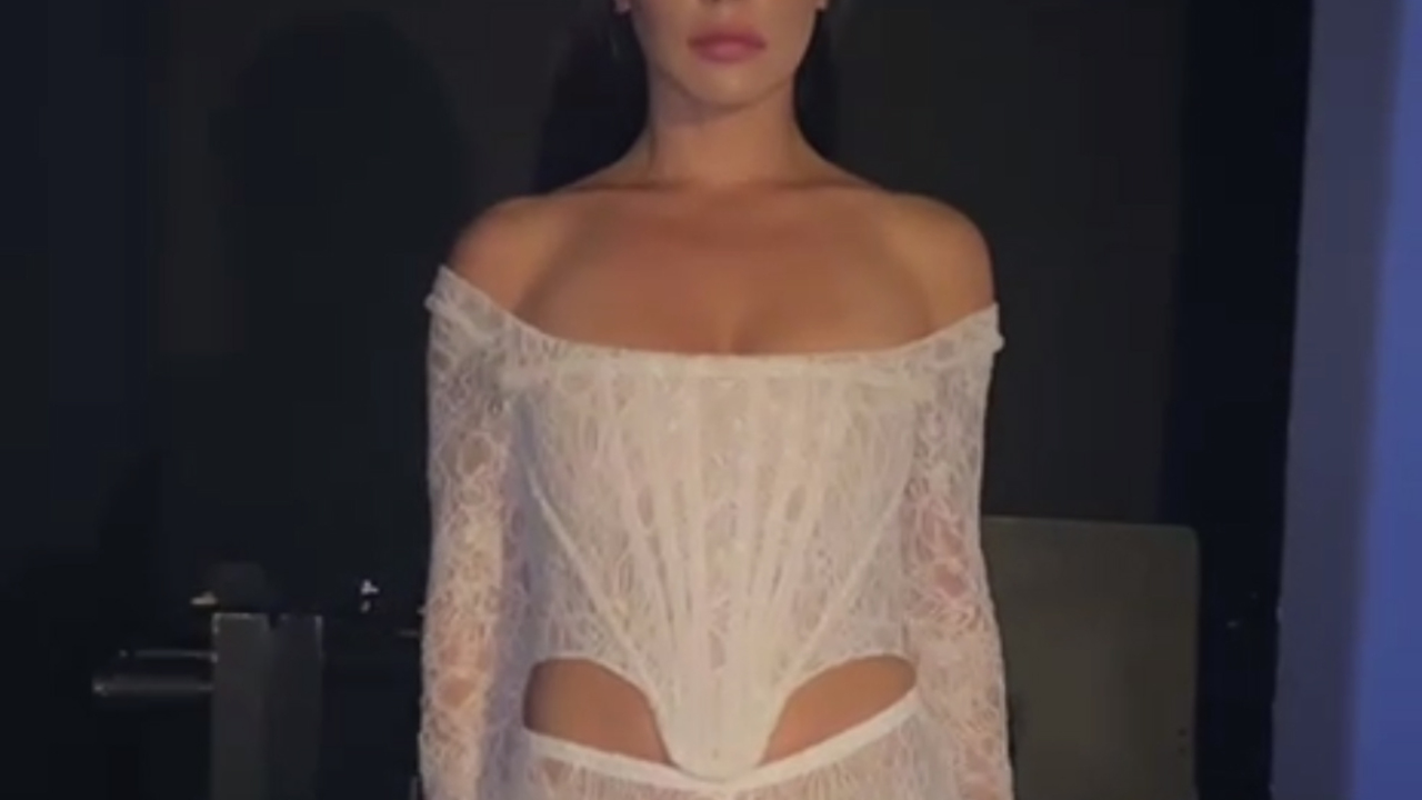 Серябкина и точка песня. Серябкина и точка песня. Серябкина и точка песня. Темникова и серябкина мама люба. Серябкина 2021.