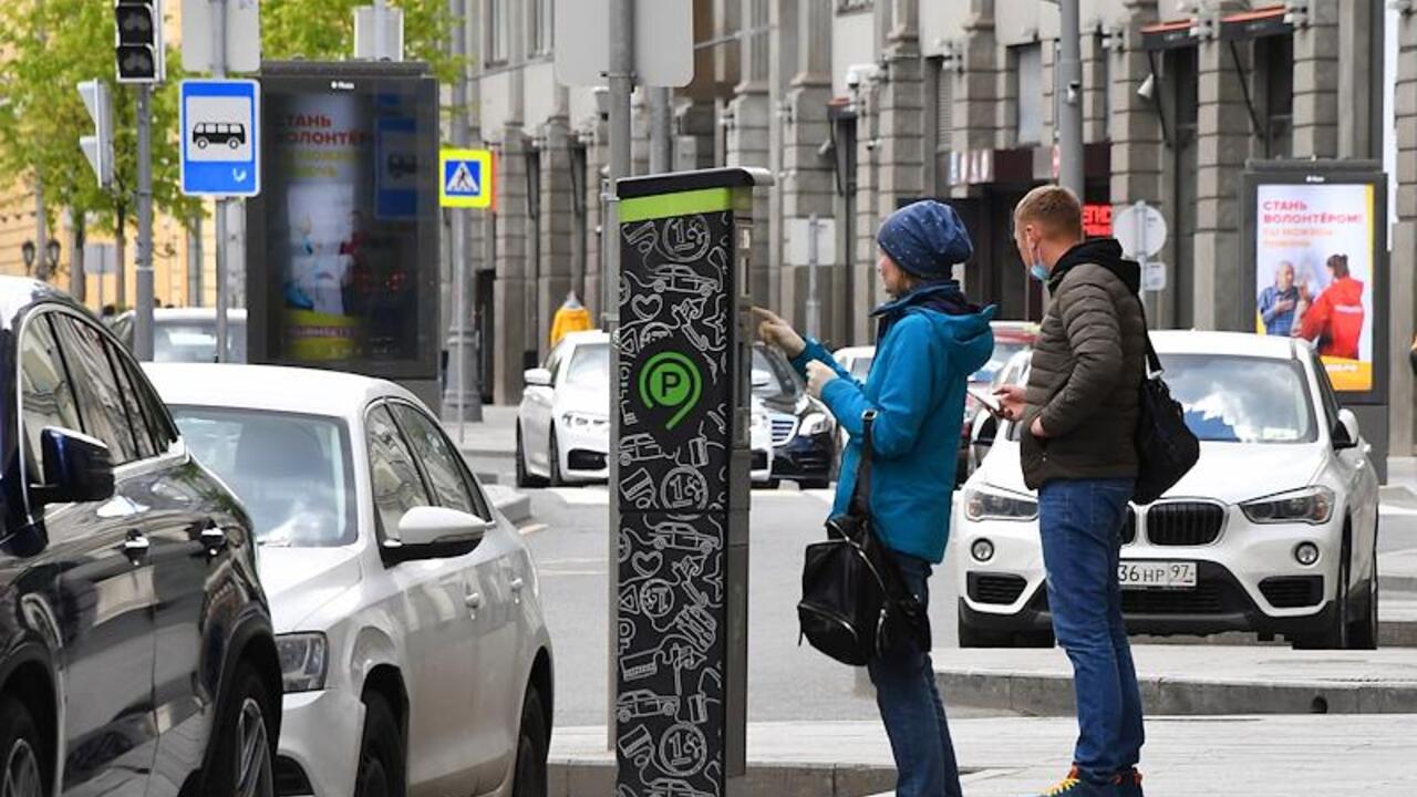 Москвичам назвали даты бесплатной парковки - Мослента