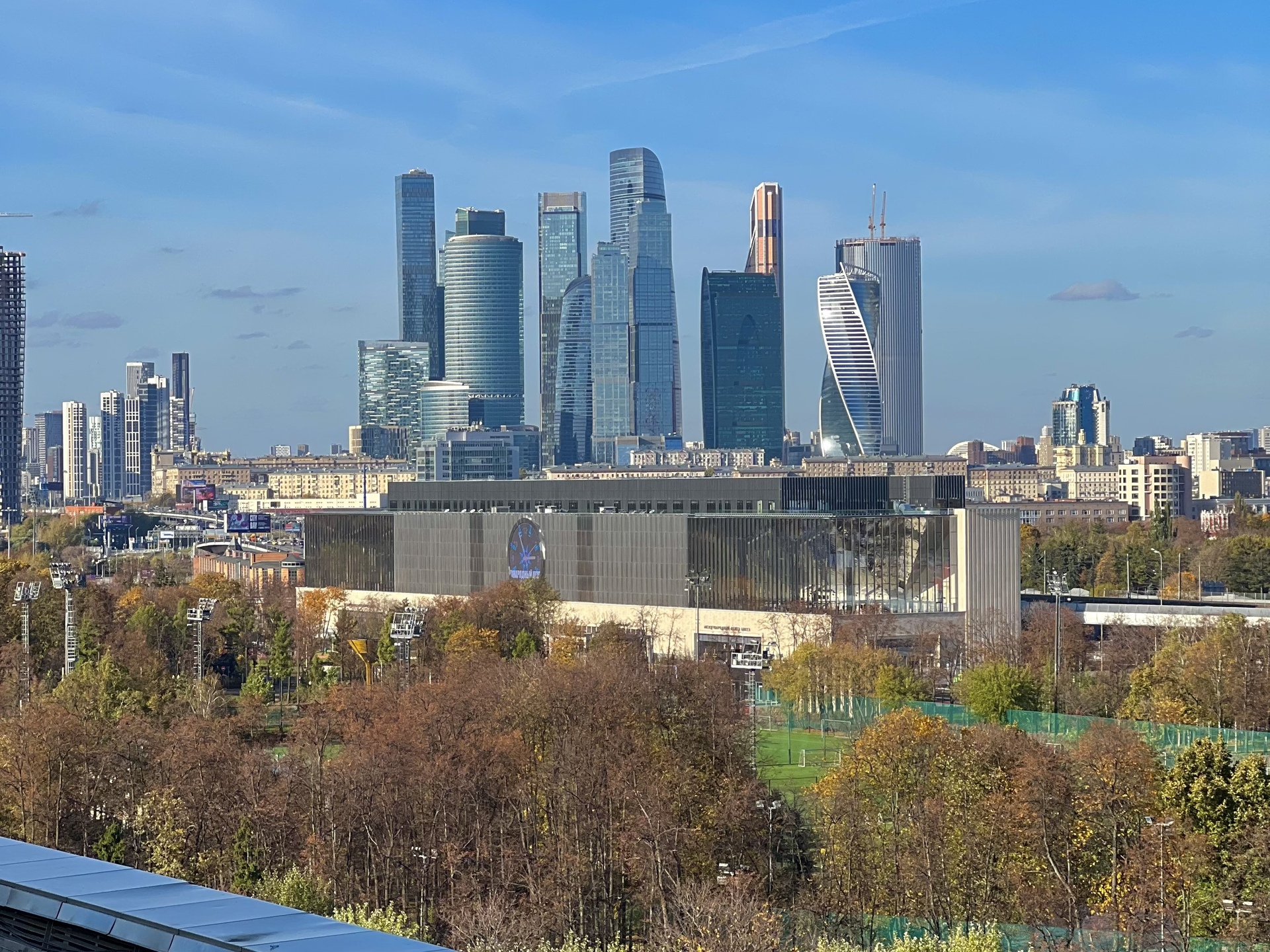 Выше только любовь». Где в столице подняться на крышу, чтобы увидеть город  с высоты, и сколько это стоит - Рамблер/новости