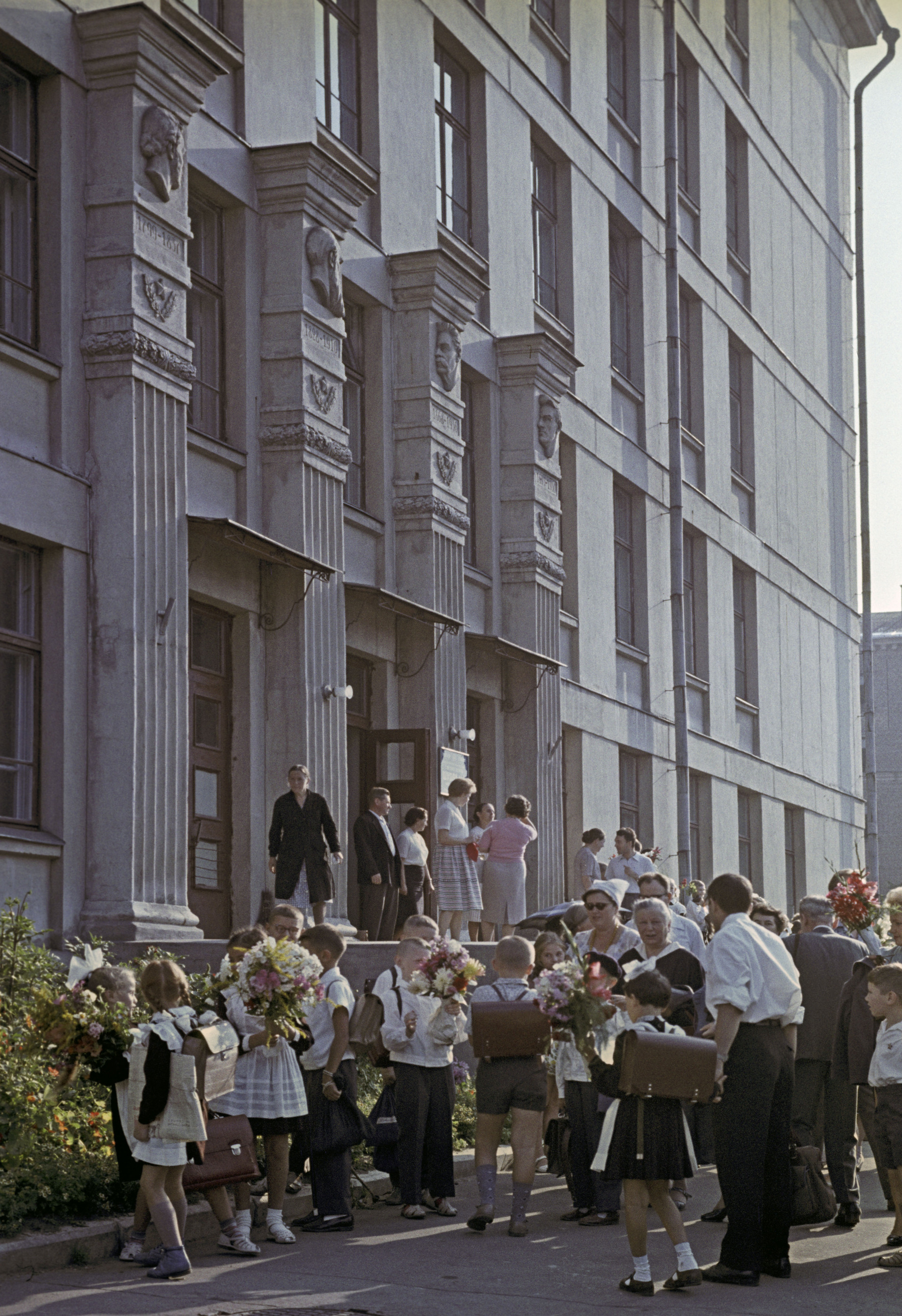 Начало учебного года 1 сентября в московской школе, 1963 год