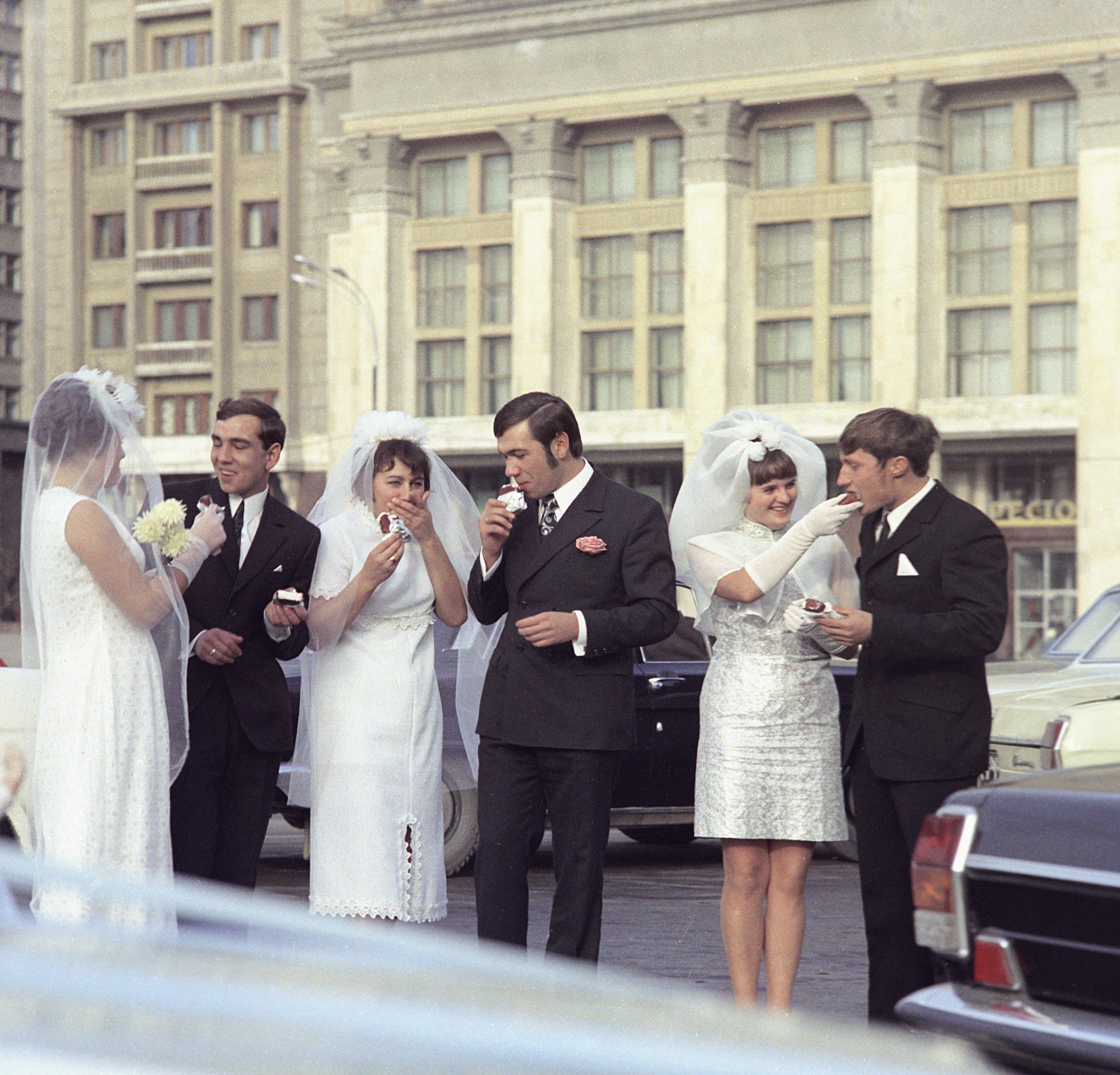 Новобрачные, Москва, 1972 год