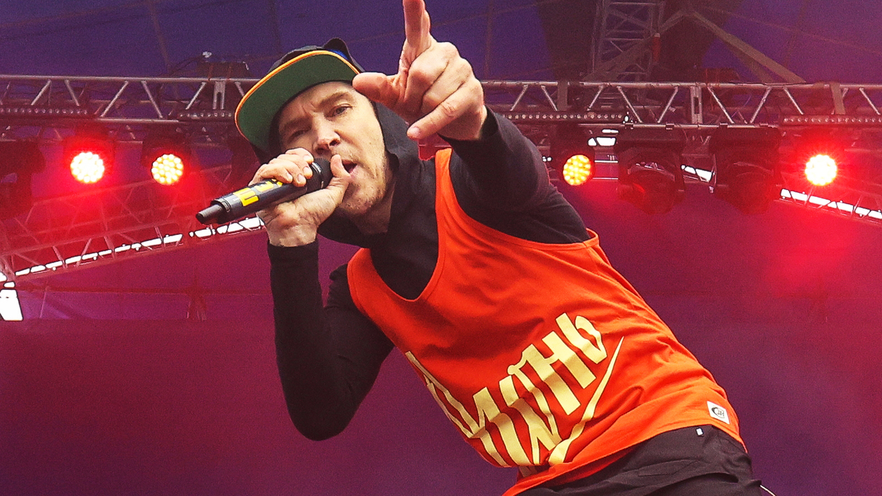 Известный рокер вспомнил о работе спортивным комментатором - Мослента