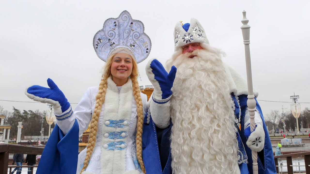Назван средний чек на услуги Деда Мороза и Снегурочки в 2022 году ...