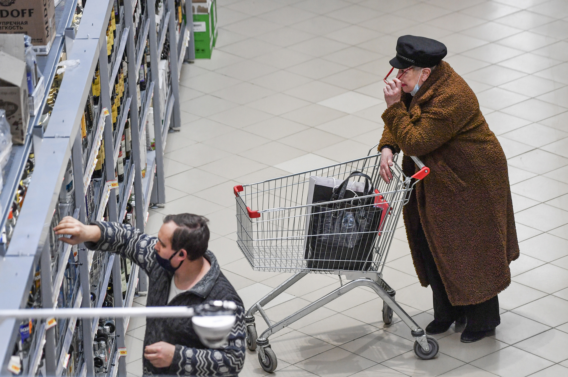 льготы неработающим пенсионерам в москве