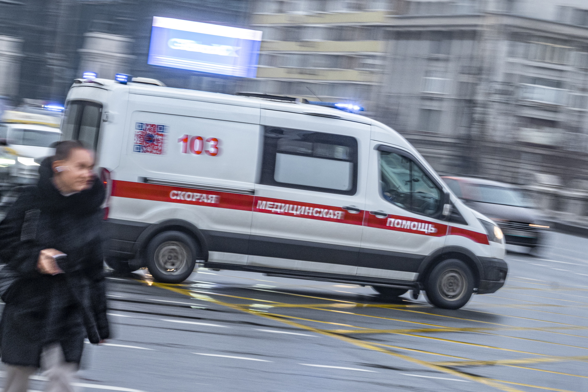 Жителя Подмосковья госпитализировали после падения с 14-го этажа