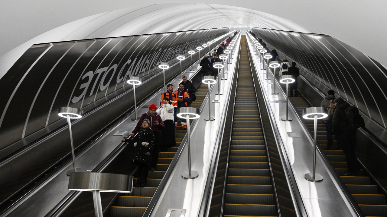 Названа максимальная длина эскалатора на БКЛ московского метро - Мослента