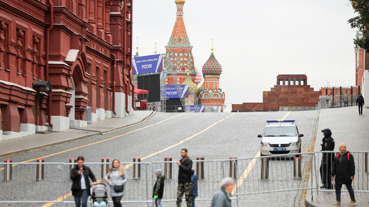 Мусорный кластер таганка. Китайские туристы. Москва и жизнь. Хочу в москву надпись. Я хочу в москву.