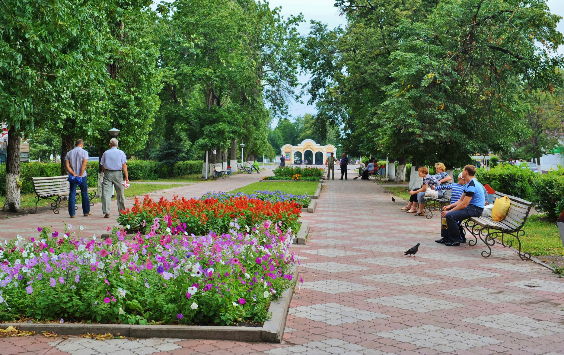Сквер на улице Советской в городе Мичуринске Тамбовской области
