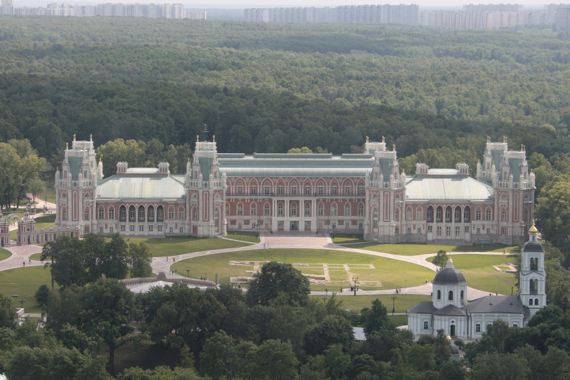 Вид на Большой дворец Государственного музея-заповедника «Царицыно»
