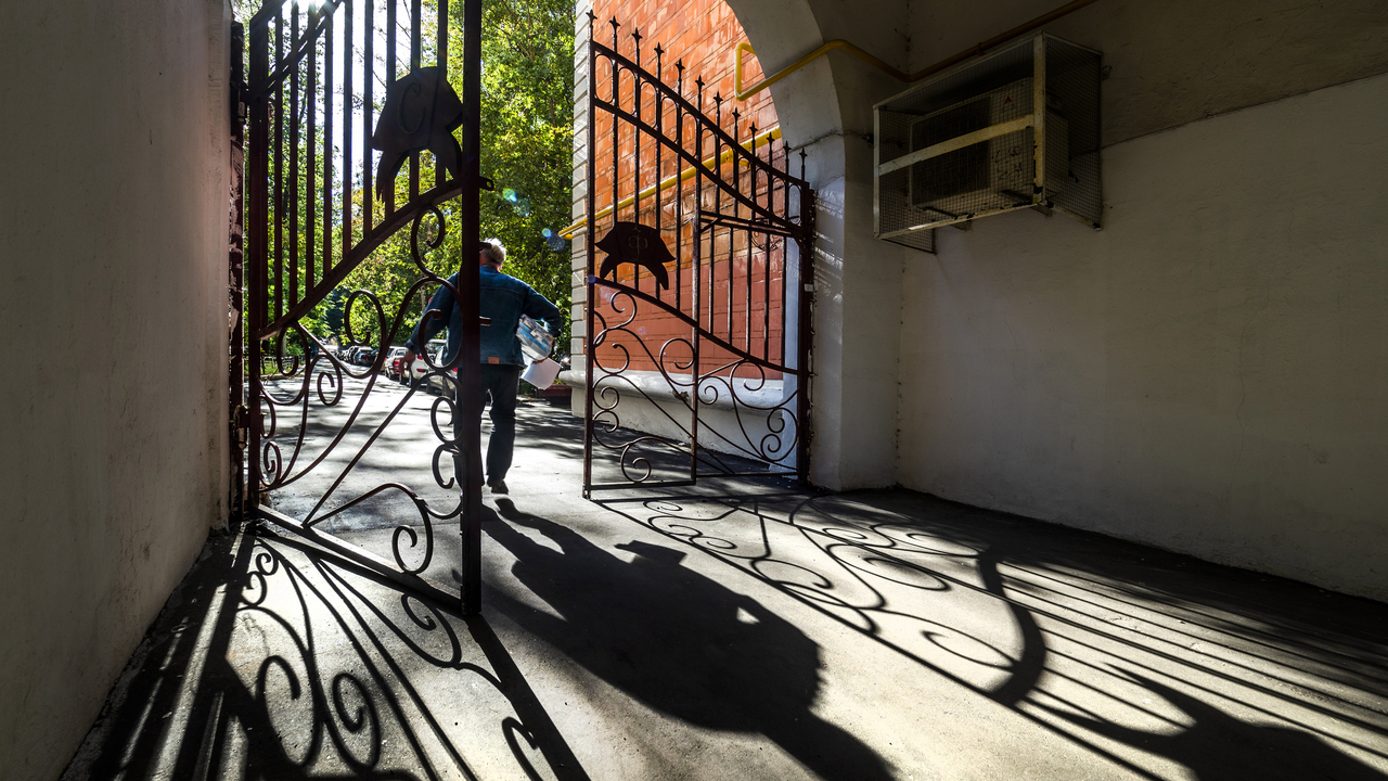 Магазин в сталинской высотке в Москве разозлил пользователей сети ...