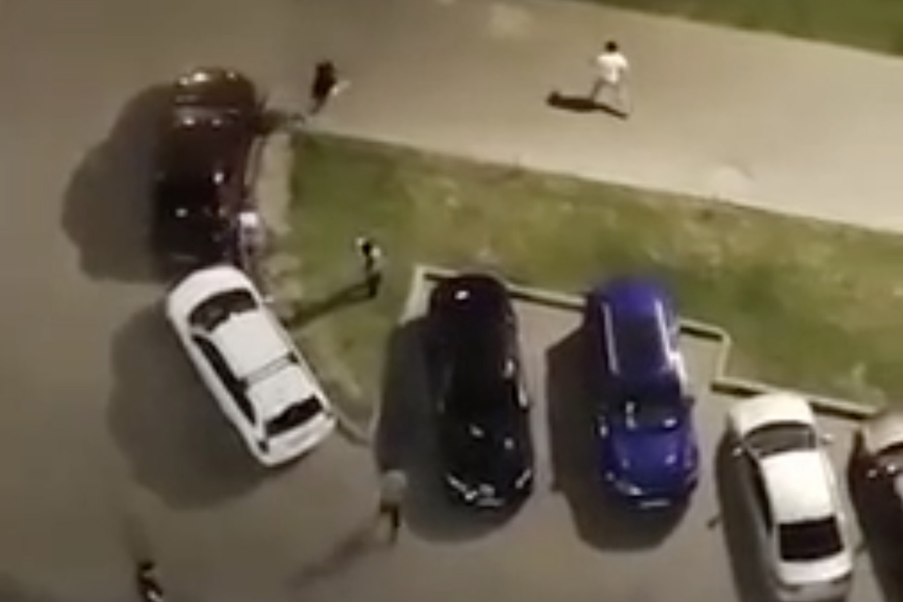 Стрельба в балашихе сейчас. Стрельба в балашихе. Женщина драка в балашихе. Стрельба в балашихе сейчас. Стрельба в балашихе сейчас.